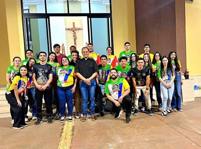 Grupo da paróquia salesiana Nossa Senhora Auxiliadora, de Indápolis, participa de Missa Vocacional de Forania de Fátima do Sul. Foto: Pascom PNSA